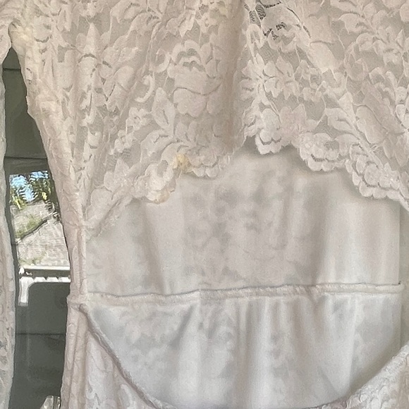 Windsor szM lace mermaid wedding dress - Picture 2 of 13